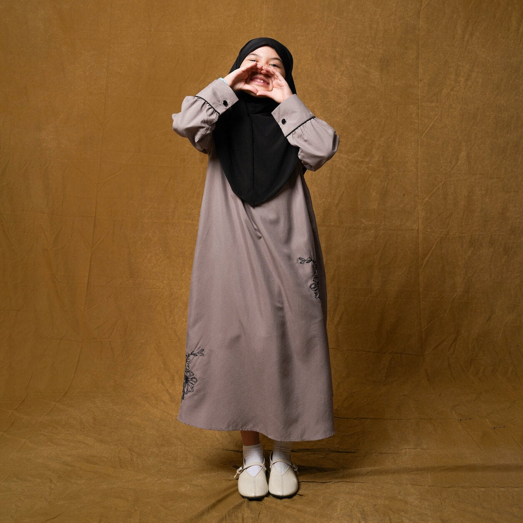 Raya Collection - Gerai Hawa -  Family Set 6 - Dayana Gamis Dress Abaya Anak - Bayti Serenity - Silent Bloom Edition